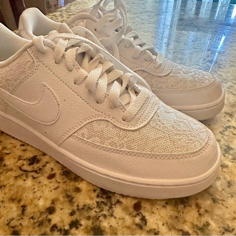 Nike women’s sneakers